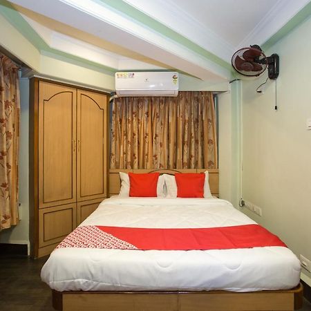 โอโย 11499 โฮเต็ล ปัทมากฤษณะ Hotel ปูเน่ ภายนอก รูปภาพ