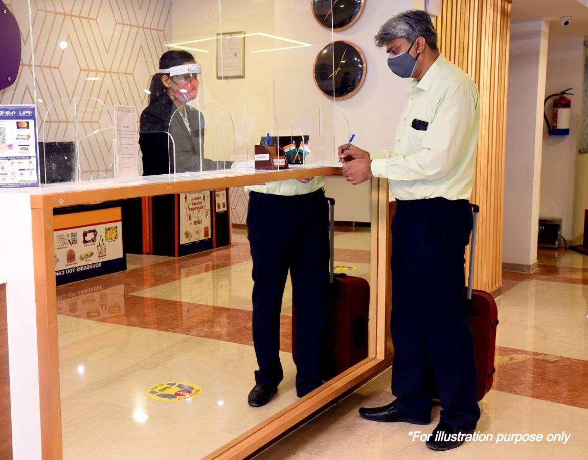 โอโย 11499 โฮเต็ล ปัทมากฤษณะ Hotel ปูเน่ ภายนอก รูปภาพ