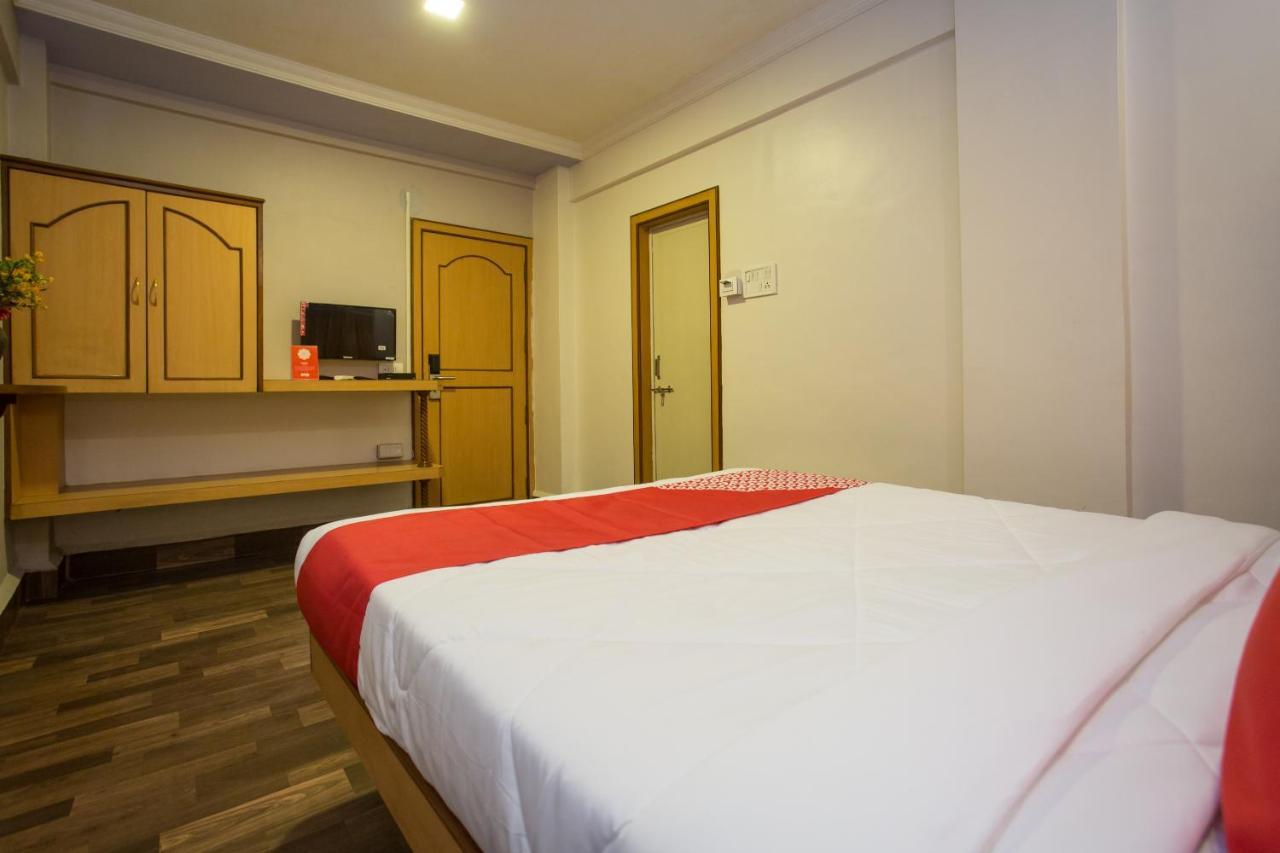 โอโย 11499 โฮเต็ล ปัทมากฤษณะ Hotel ปูเน่ ภายนอก รูปภาพ